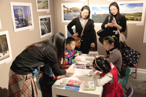 天津博物館高水平展覽受人們追捧(圖1)